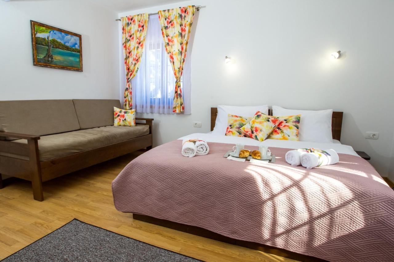 B&B Lady Of The Lake Jezerce Esterno foto