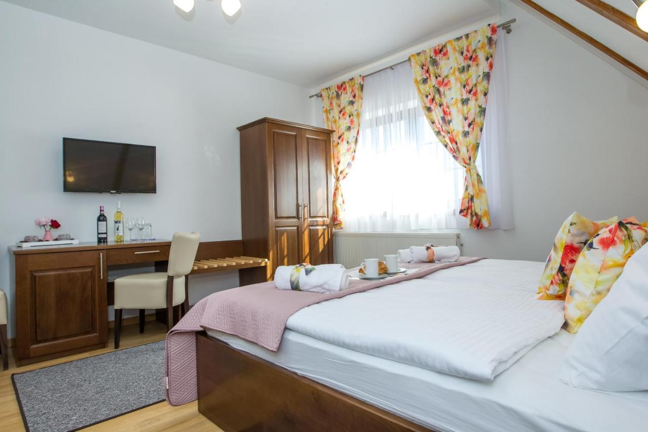 B&B Lady Of The Lake Jezerce Esterno foto